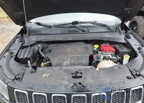 2019 Jeep Compass Latitude 4X4 from USA, damaged, VIN 3C4NJDBB7KT849699